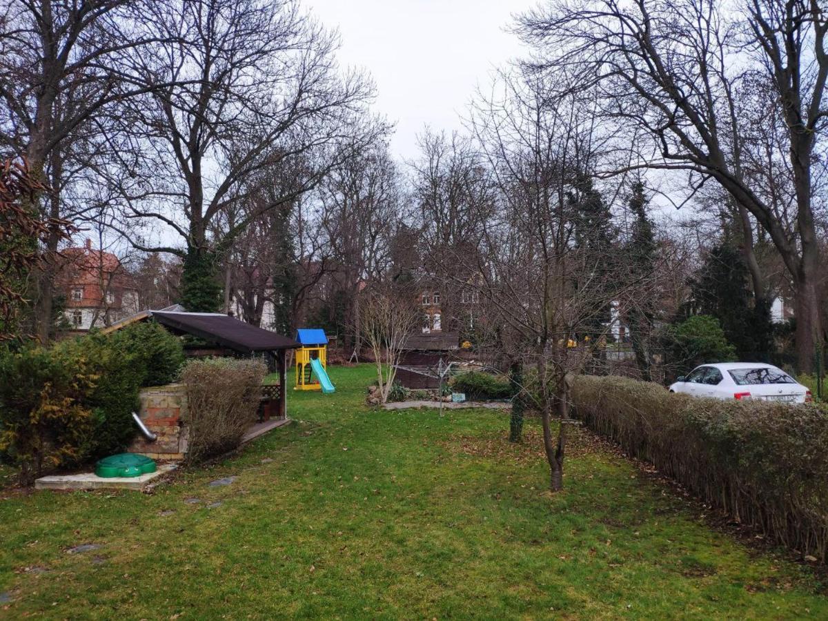 Ferienwohnung Mit 123Qm Fuer 8 Personen Mit Sehr Grossem Garten, Einfache Innen-Ausstattung Leipzig Exterior foto